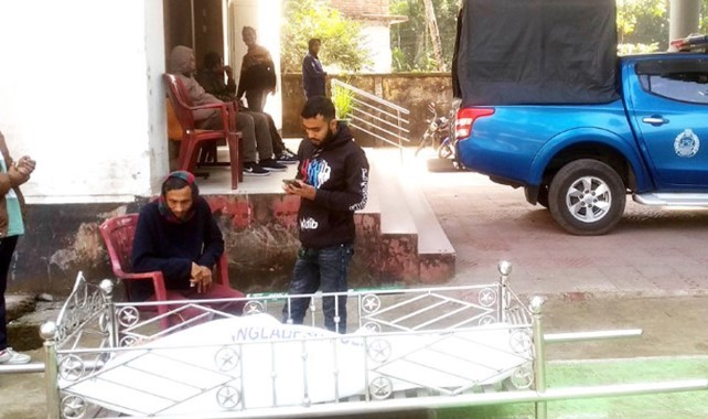 গ্রেপ্তারের পর অসুস্থতা, হাসপাতালে নেওয়ার পথে আসামির মৃত্যু